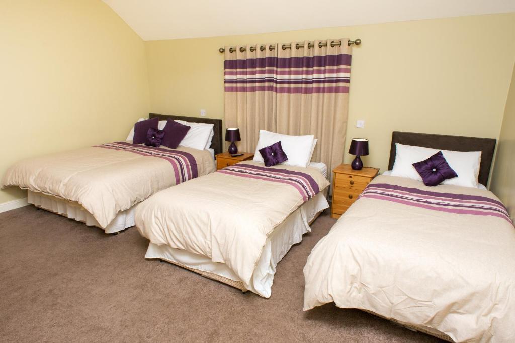 Larkin's Pub, Restaurant,&B&B Milltown  Zimmer foto