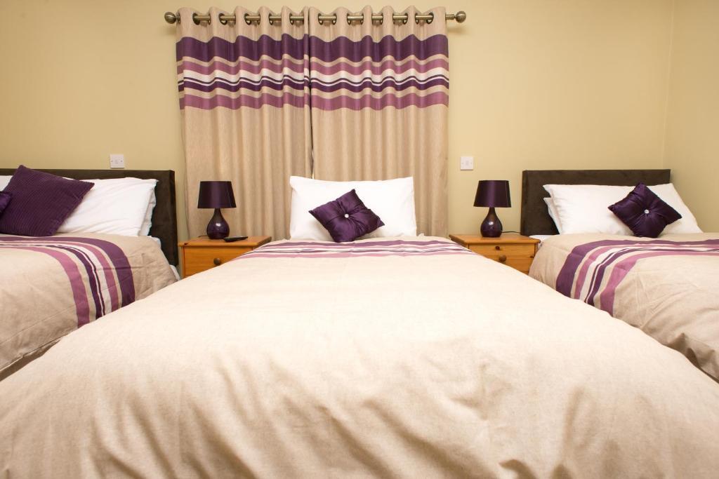 Larkin's Pub, Restaurant,&B&B Milltown  Zimmer foto