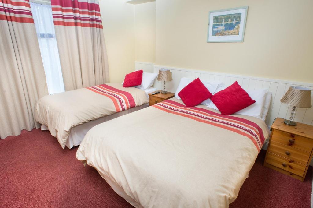 Larkin's Pub, Restaurant,&B&B Milltown  Zimmer foto