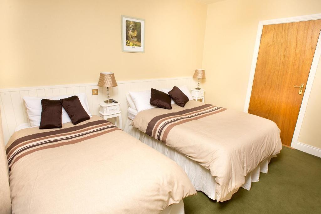 Larkin's Pub, Restaurant,&B&B Milltown  Zimmer foto