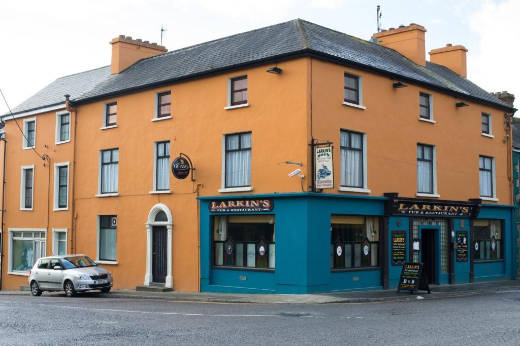 Larkin's Pub, Restaurant,&B&B Milltown  Exterior foto